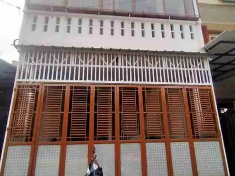 DIJUAL RUMAH 4 LANTAI DI GRAND PORIS