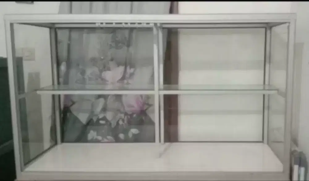 Etalase makanan/minuman ukuran 135x50x80 cm