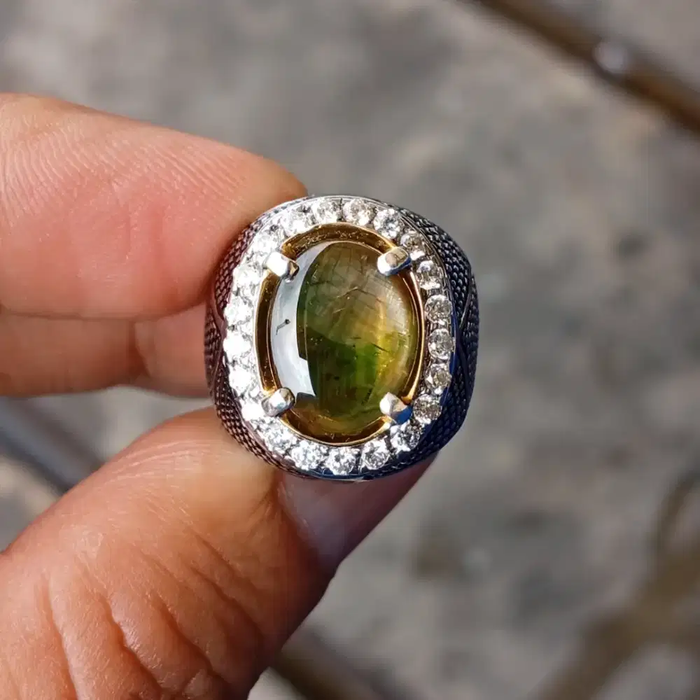 Bangsing Star Sapphire Fancy Color 3.65 ct  Ring Perak