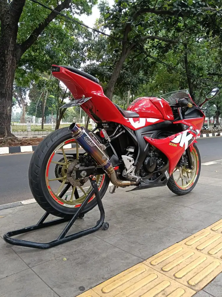 DIJUAL CASH SUZUKI GSX 150 R KEYLLES THN 2018 PAJAK OFF SIAP PAKAI