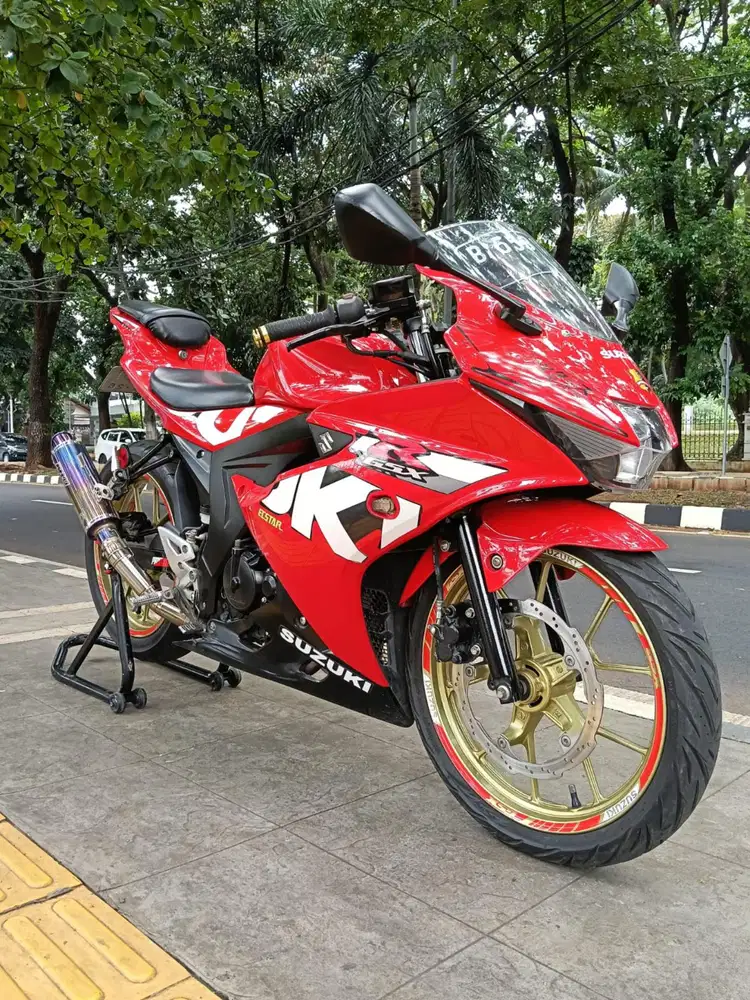 DIJUAL CASH SUZUKI GSX 150 R KEYLLES THN 2018 PAJAK OFF SIAP PAKAI