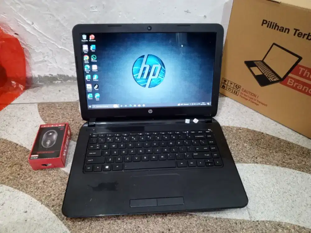 Di Jual cepat Laptop HP 14, ram 8, SSD 128, normal