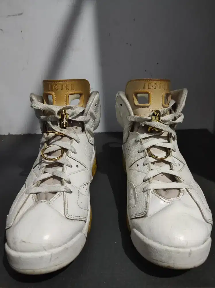 Air Jordan 6 Retro Gold Hoops