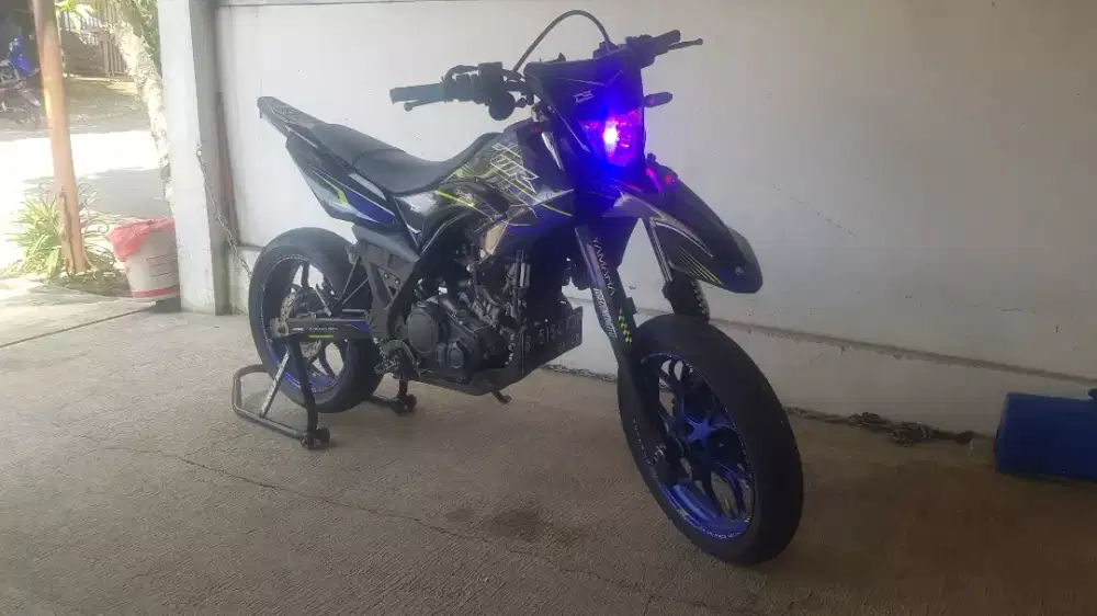 Motor Trail Yamaha WR155R