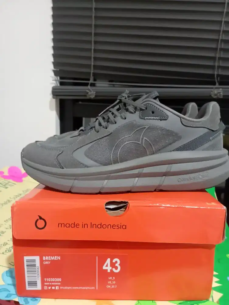 Sepatu ortus eight walking tipe bremen size 43