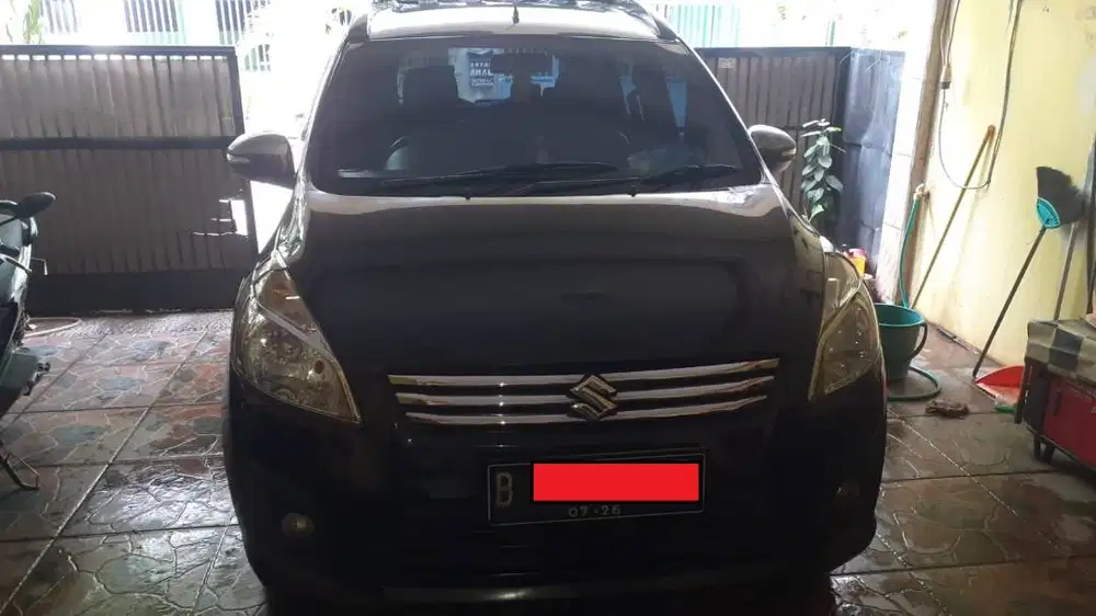 Suzuki Ertiga Tahun 2014 Hitam