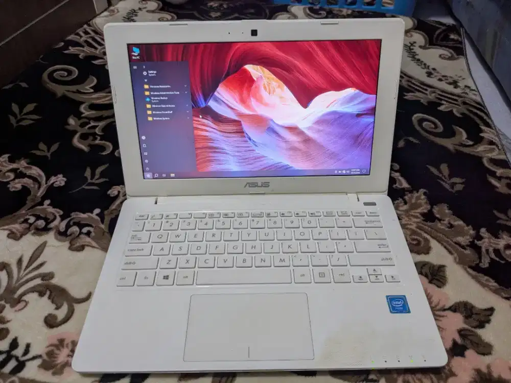 Laptop Asus X200MA Normalan Tinggal Pake Aja