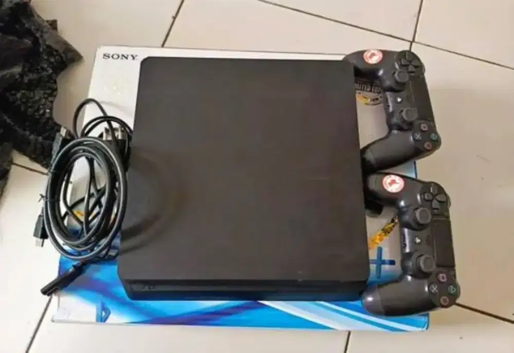Di jual ps4 slim 500gb