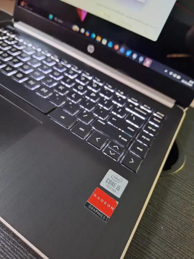 Bismillah dijual laptop hp14 slim core i5 ram 8gb ssd 512gb nvme