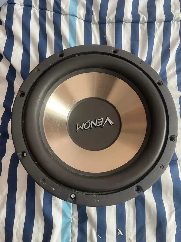 audio subwoofer venom 12 inchi