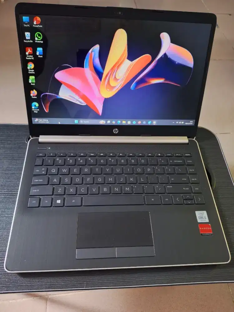 Bismillah dijual laptop hp14 slim core i5 ram 8gb ssd 512gb nvme
