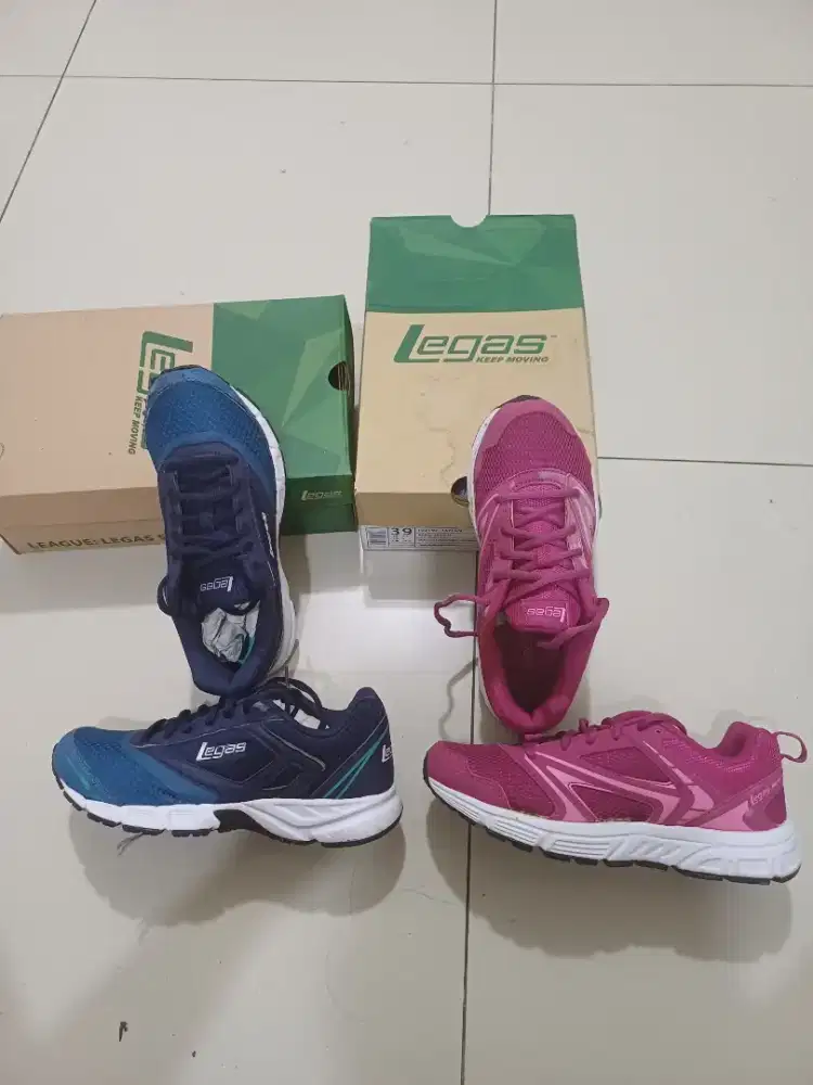 2 pasang sepatu sport Legas ori uk. 39 bonus holder HP new