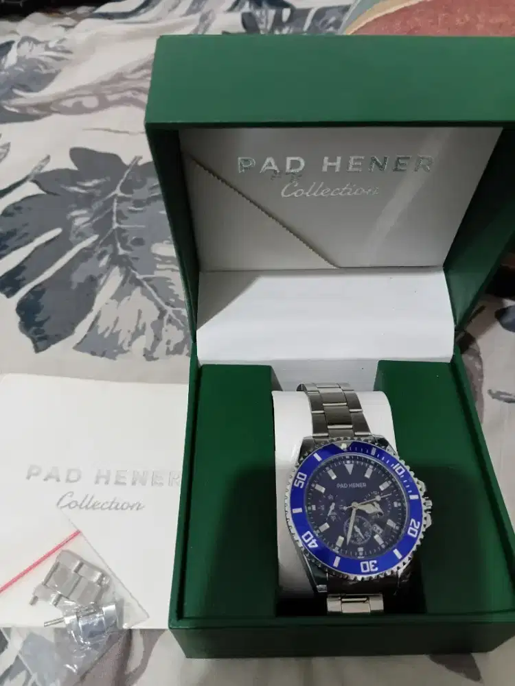 Jam tangan Pad Hener