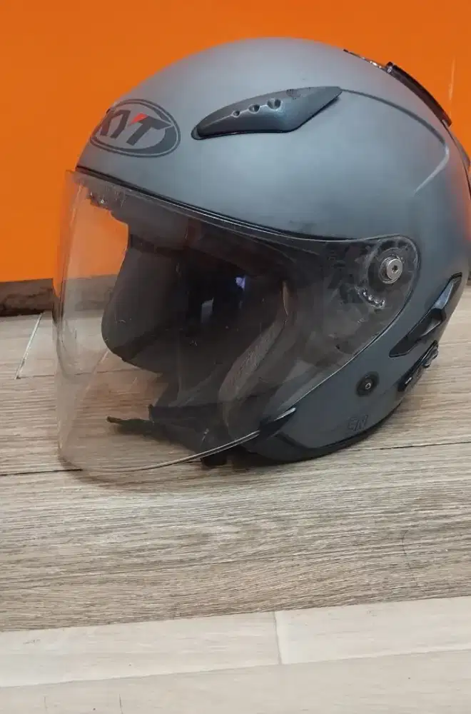 Dua helm keren banget