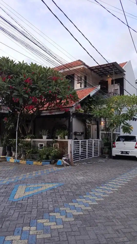 DIJUAL RUMAH HOOK POJOK 2 LANTAI