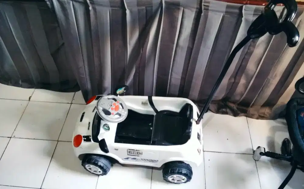 Jual mobil dorong manual anak