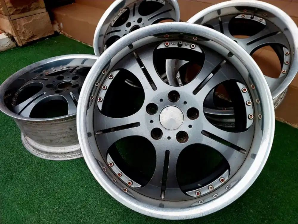 Velg HINODEX Twopiece Original (Japan)
R18x8
PCD 5x114