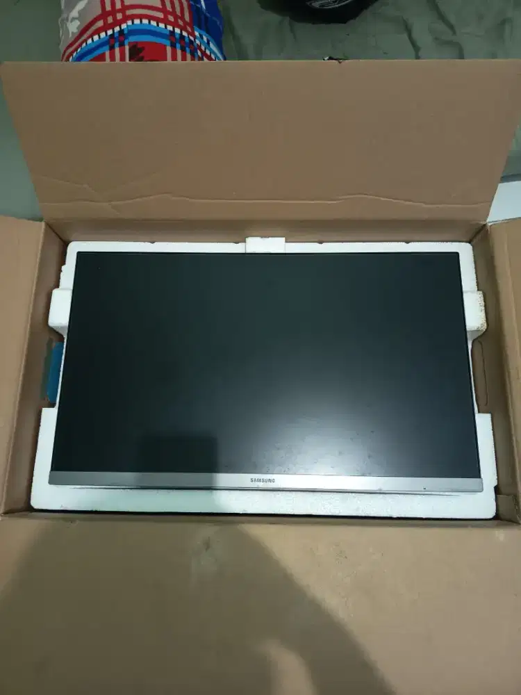 Samsung sr35 24 inch bekas