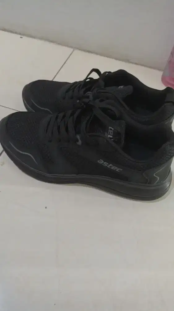 Sepatu Astec Hitam no.42