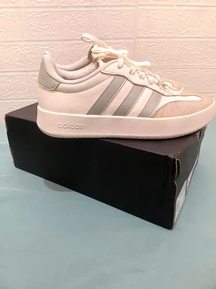ADIDAS BARREDA OFF WHITE LINEN GREEN MET