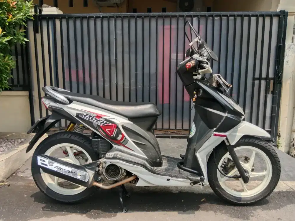 HONDA BEAT KARBU PUTIH TAHUN 2011
