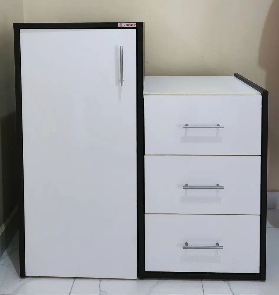 Lemari Laci (Lokasi Pekanbaru)