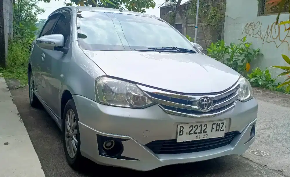 Toyota Etios Valco seri G Manual Bensin tahun 2014