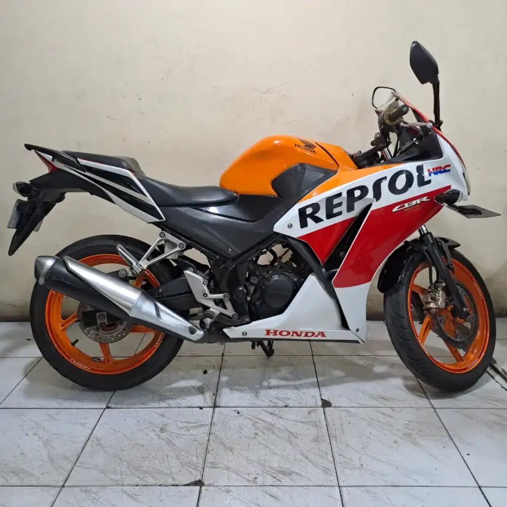 Kawasaki CBR 150 Repsol 2015