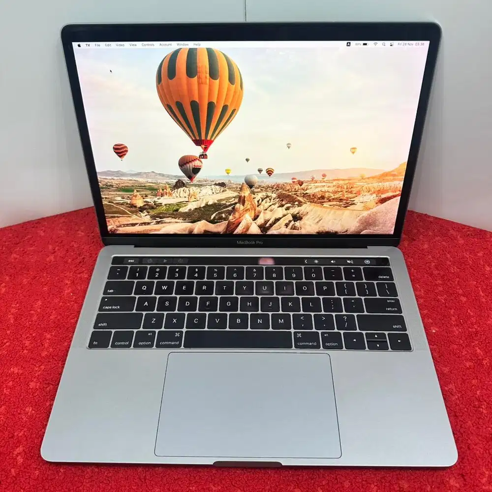 Macbook Pro 13 inch,2017 CTO Four Thunderbolt 3 Ports