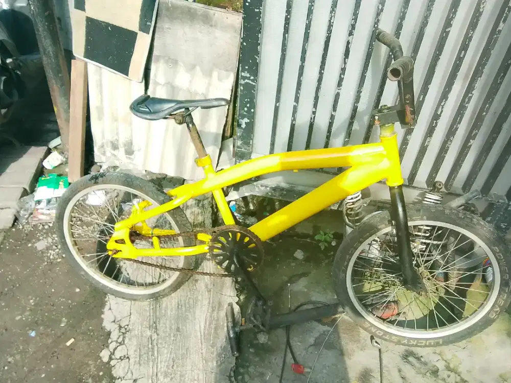 Sepeda BMX UK 20