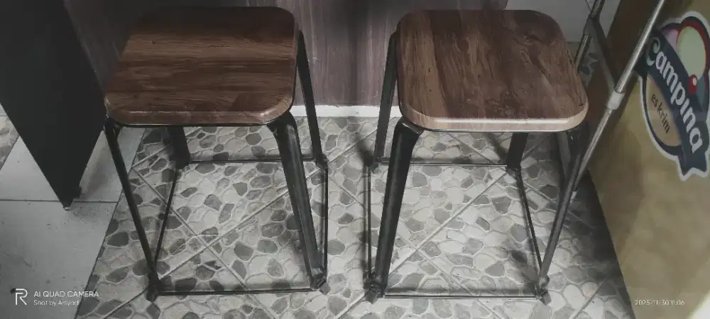 Kursi makan (cafe/resto)