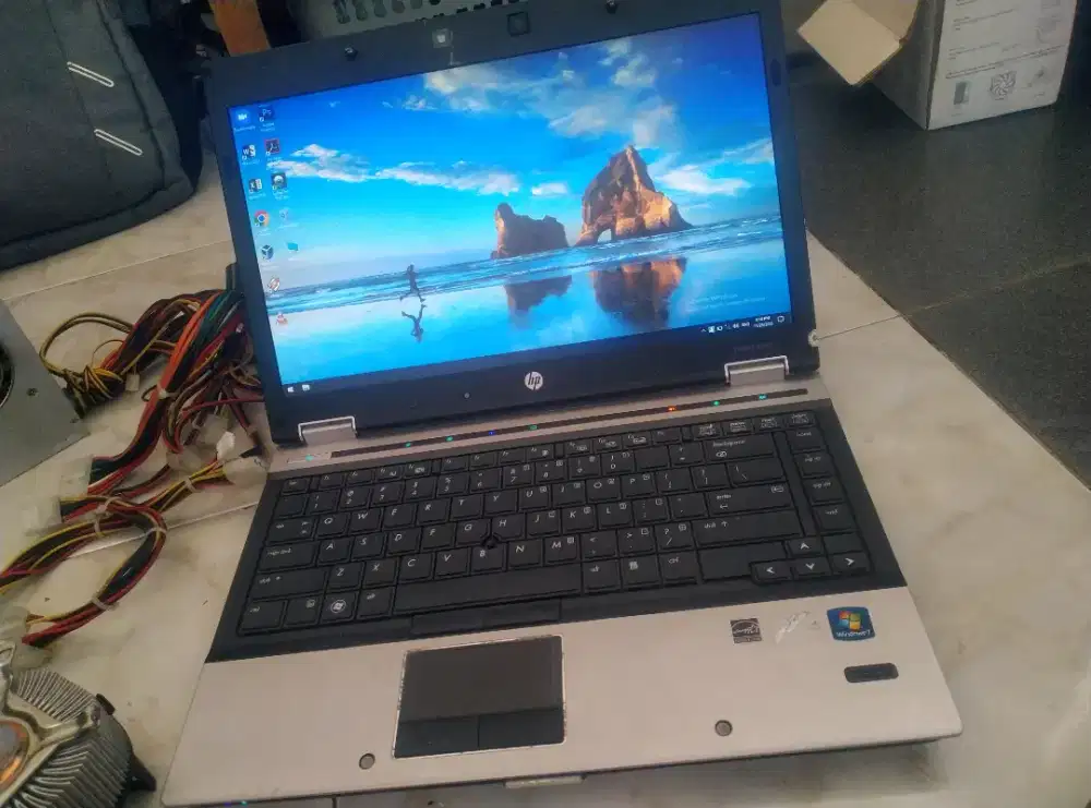Laptop HP Elitee Book 8440P Core i7 laptop bandel baterai aman normal