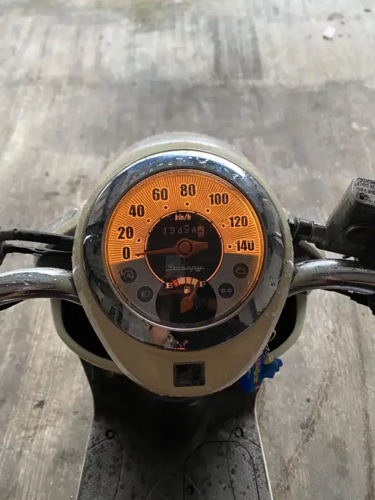 Scoopy Tahun 2016 Warna Krim