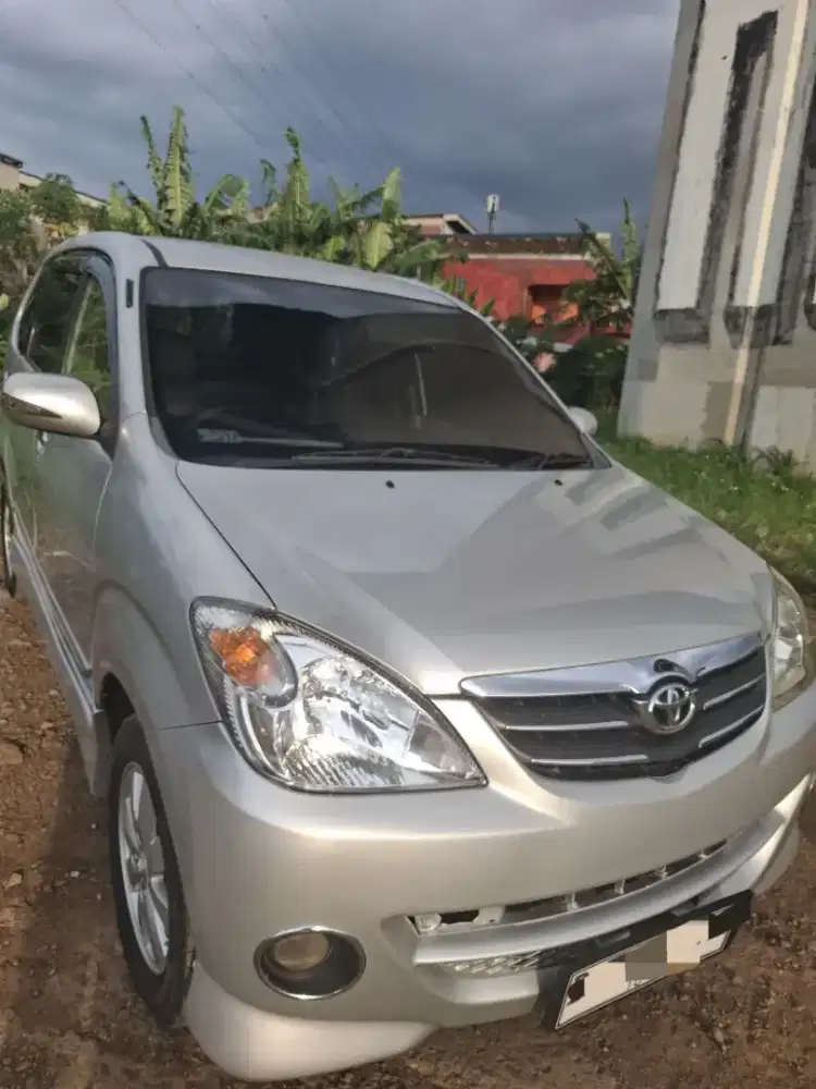 Toyota Avanza s matic 2011