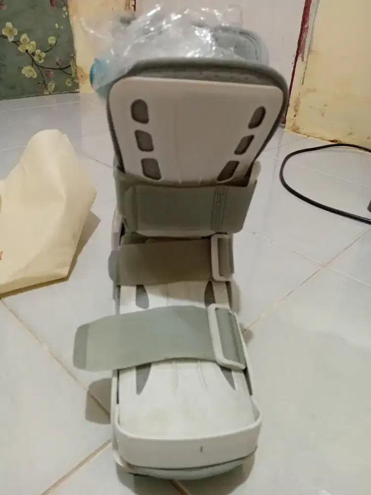 Walker boot/ankle foot