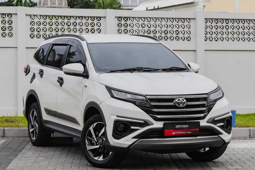 Toyota Rush 1.5S GR 1.5 S GR Sport AT Matic 2023 Putih. FULL RECORD!!!