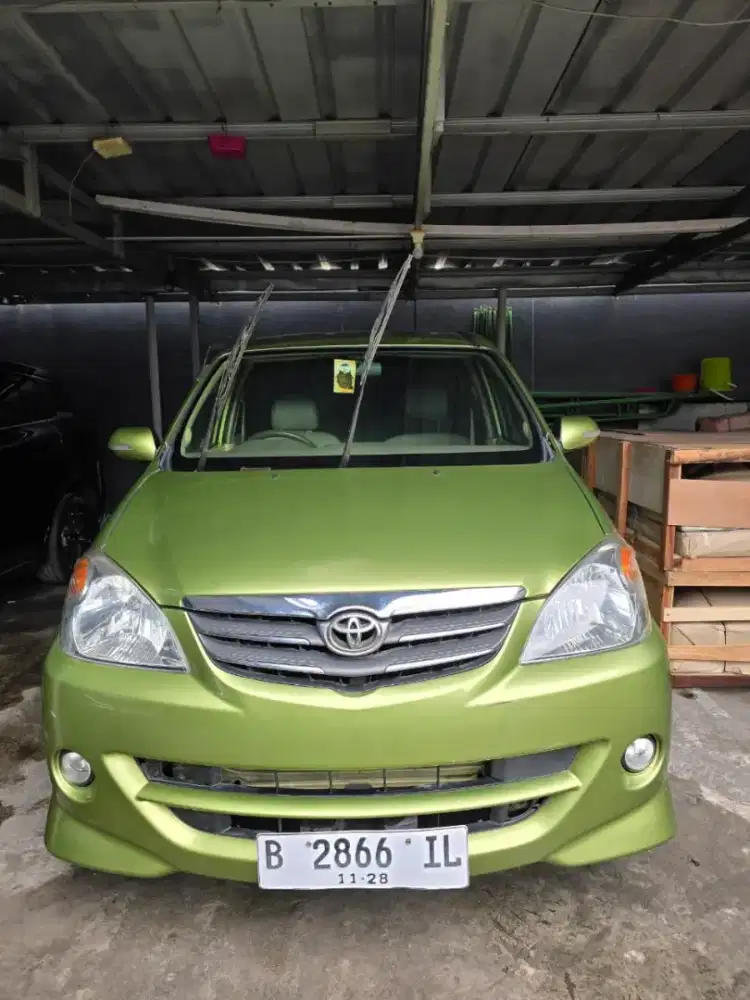 Toyota avanza matic tahun 2007 full orisinil