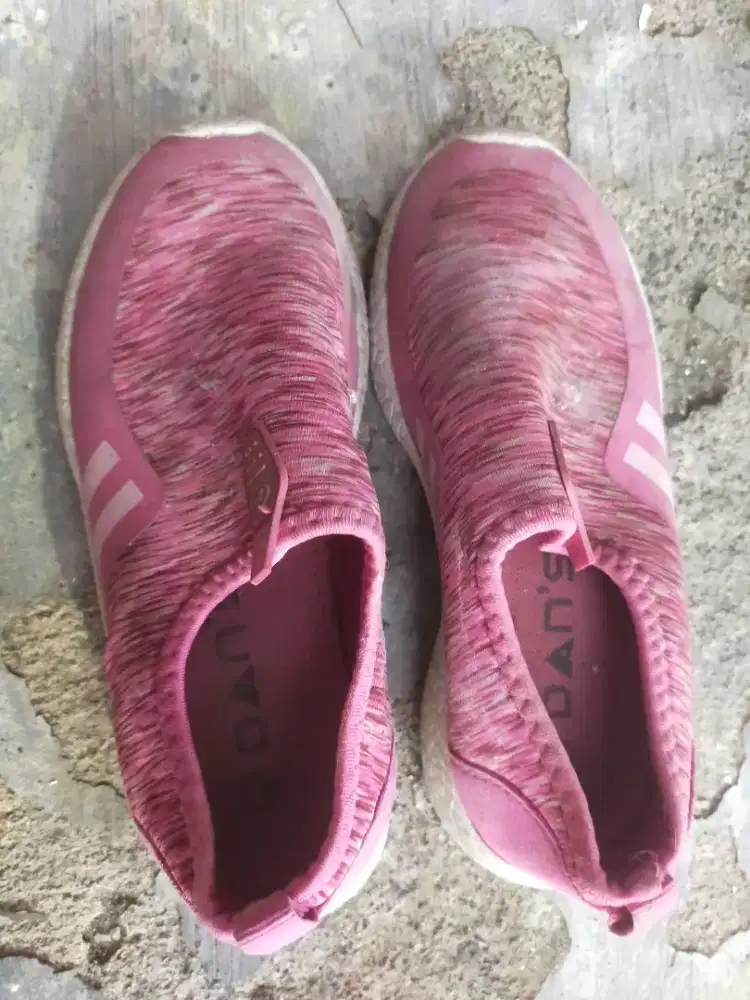 Sepatu anak Dan's