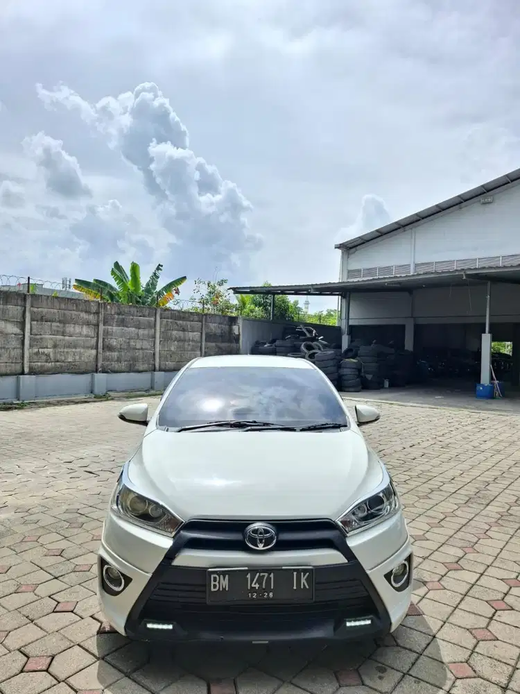 Yaris 2014 S TRD manual. Km 120rb