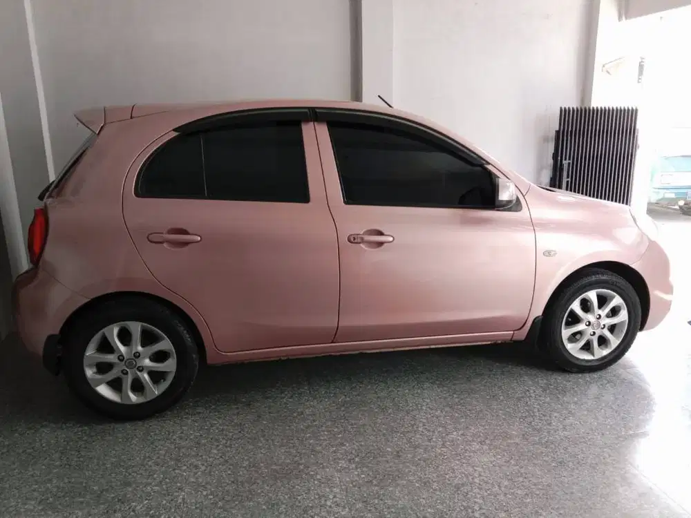 Dijual cepat Nissan March 1.2 2014