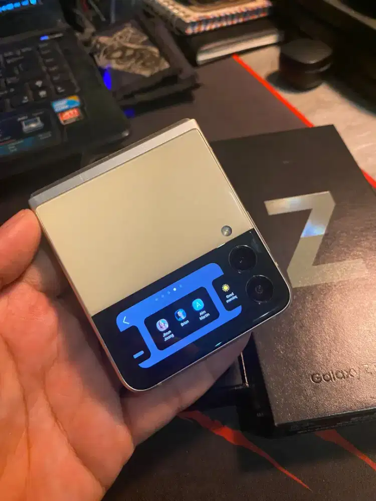 samsung galaxy flip 3 5G fullset original beli dari baru . minus baca