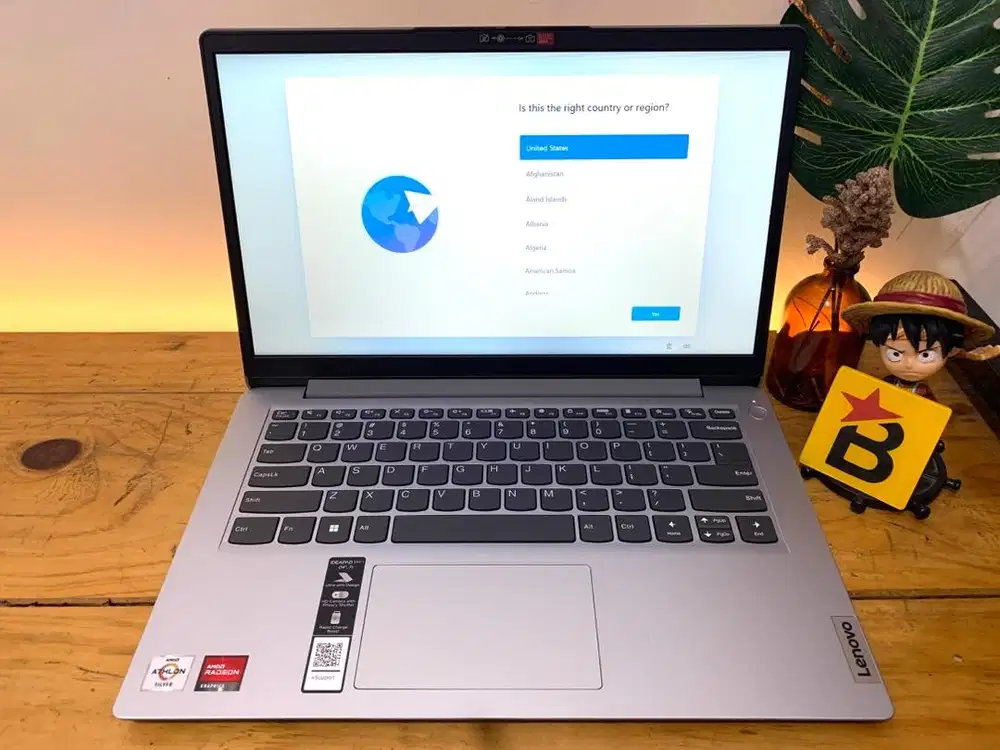 Laptop BNOB Lenovo Ideapad 1 AMD Athlon Silver Umur Sehari Garansi ful