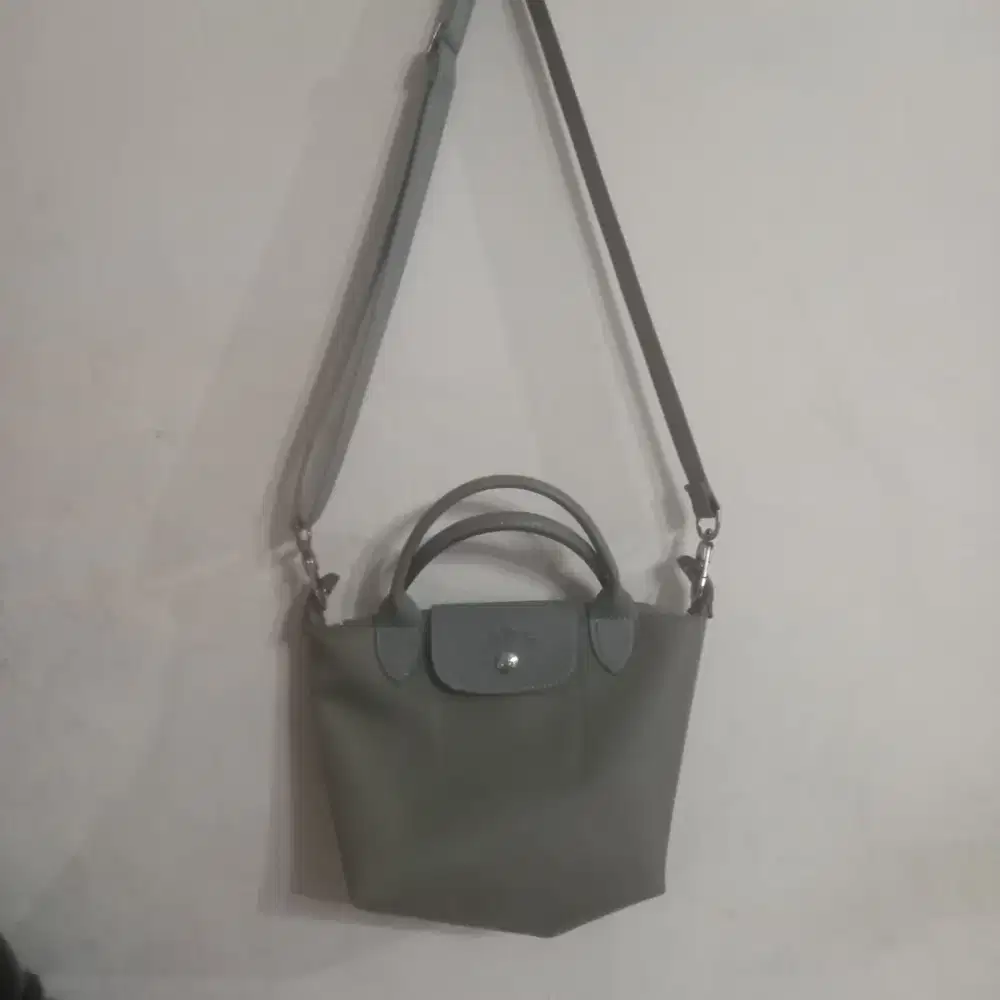 Shoulder Bag Lipat Klasik (Medium)