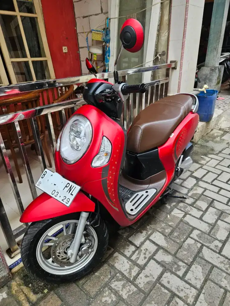 Scoopy Keyless Prestige 2025