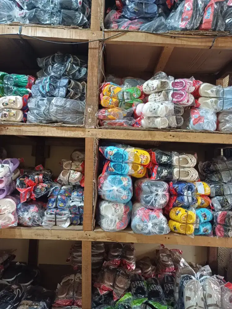 Dibutukan 1 cewe kerja di toko