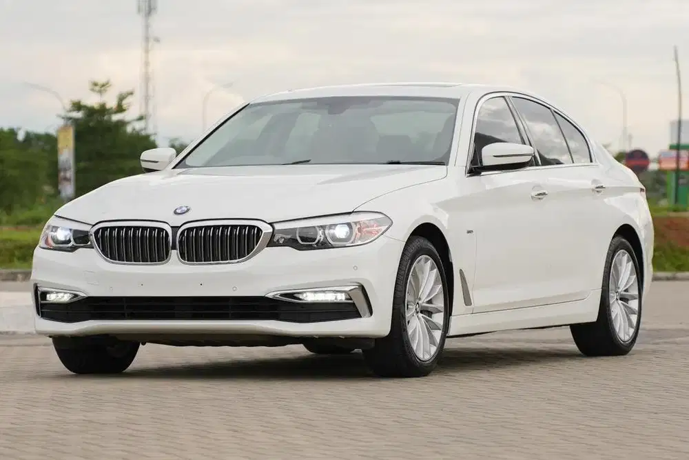 (DP 10jt) BMW 530i Luxury 2018 (G30)