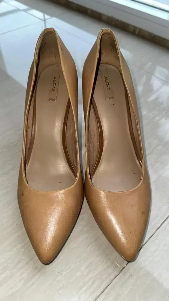 Sepatu High Heels untuk Ngantor Coklat Nude | Aldo