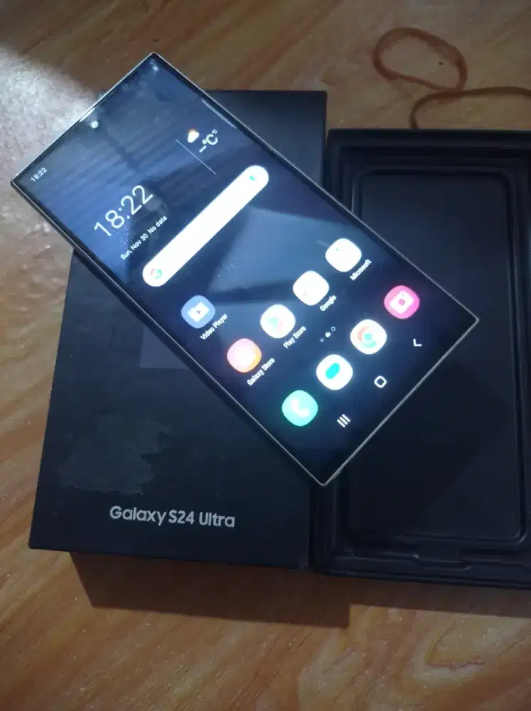 Samsung galaxi s24 ulta 12/512