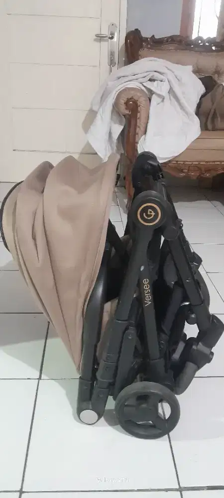 Stroller Cocolatte Versee ( 2 arah cabin size )