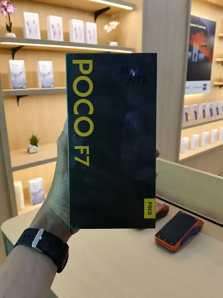 Poco f7 ram 12/512
